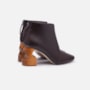 Bota Em Couro