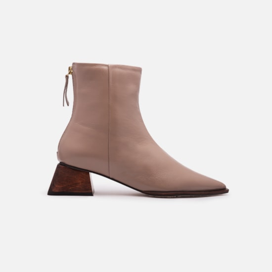 Bota Em Couro
