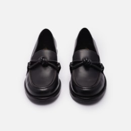 Mocassim Knot Detail